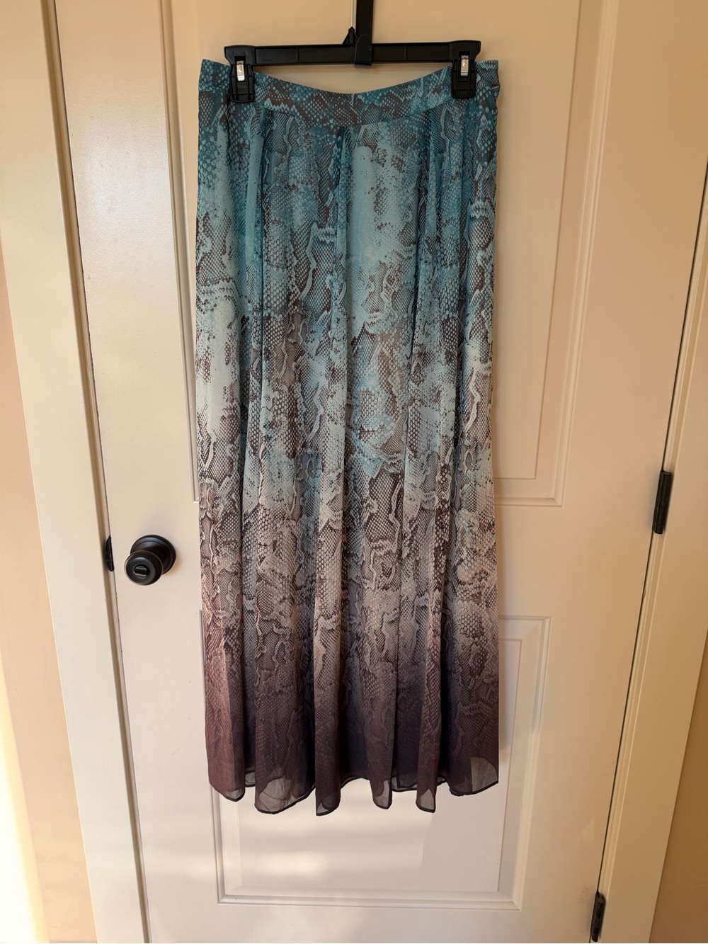 NWT White House Black Market Snake Print Ombre Maxi Skirt Size 6